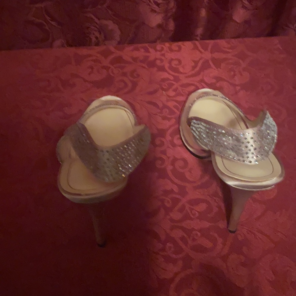 Shoes - Picture 3 of 4